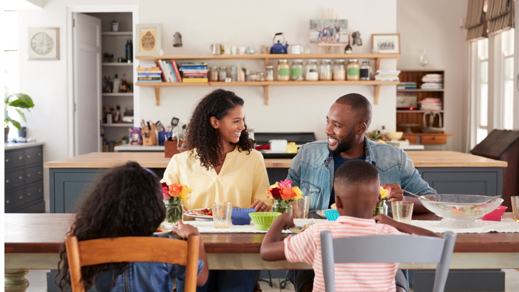 feeding fussy eaters, black family at dining table